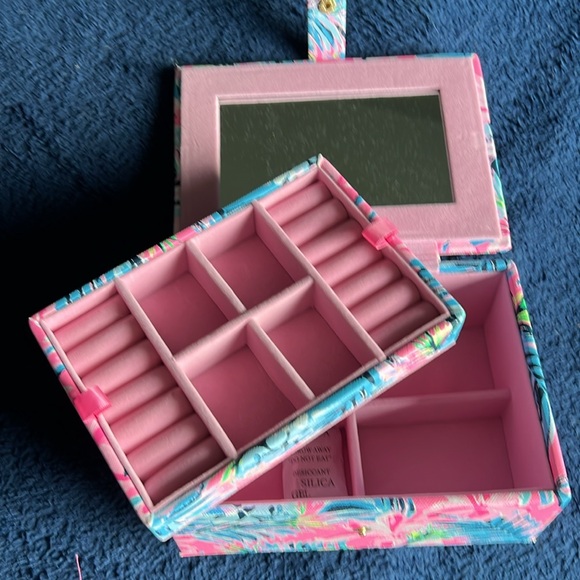 Lilly Pulitzer Jewelry Box - Picture 3 of 7